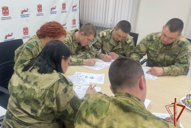 В Омске сотрудники и военнослужащие Росгвардии присоединились ко Всероссийской акции «Диктант Победы»