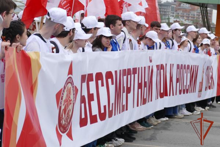 В День Победы росгвардейцы приняли участие во Всероссийской акции «Бессмертный полк» в Омске