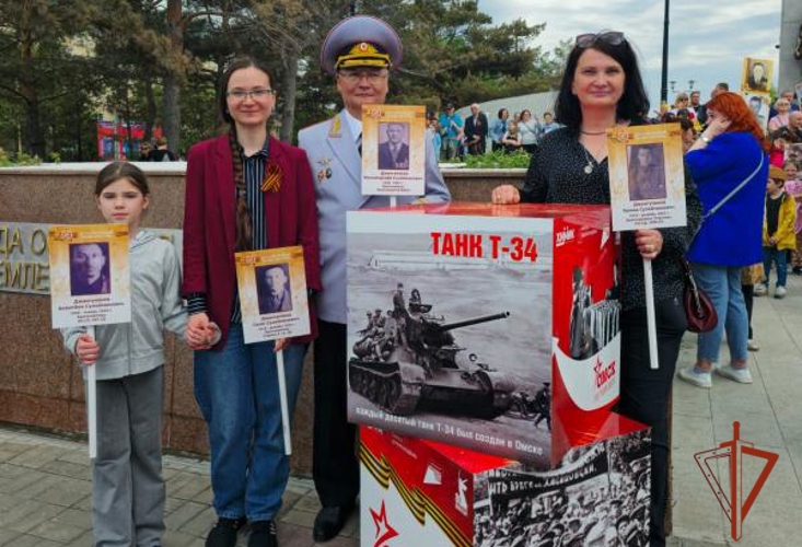 В День Победы росгвардейцы приняли участие во Всероссийской акции «Бессмертный полк» в Омске