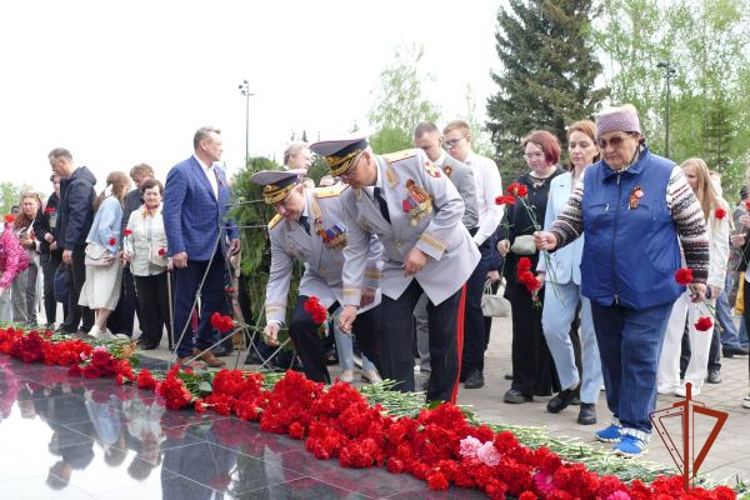 В День Победы начальник Управления Росгвардии по Омской области принял участие в патриотических мероприятиях