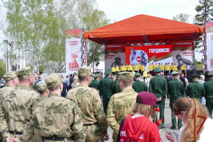 Росгвардейцы приняли участие в открытии обновленного Парка имени 30-лет Победы в Омске