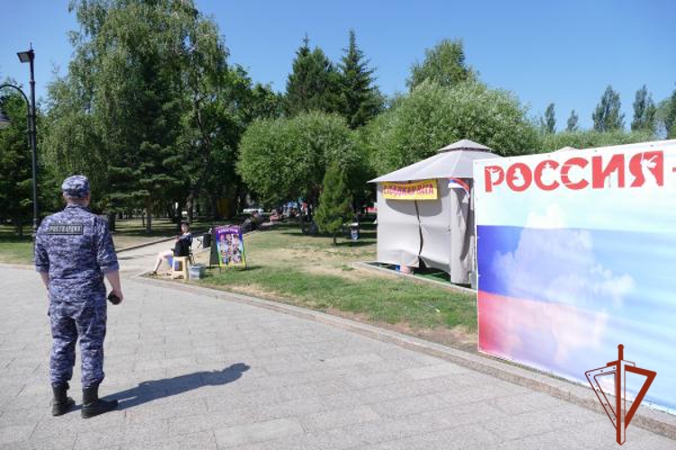 Росгвардейцы обеспечили правопорядок на массовых мероприятиях в Омской области