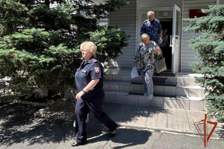 Росгвардия и МЧС отработали совместные действия при пожаре в Омске