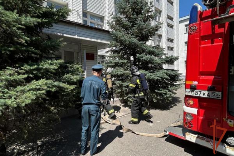 Росгвардия и МЧС отработали совместные действия при пожаре в Омске