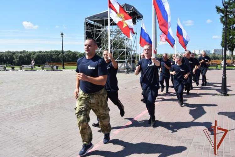 Росгвардейцы присоединились к патриотическому забегу  "От Победы к Победе!" в Омске