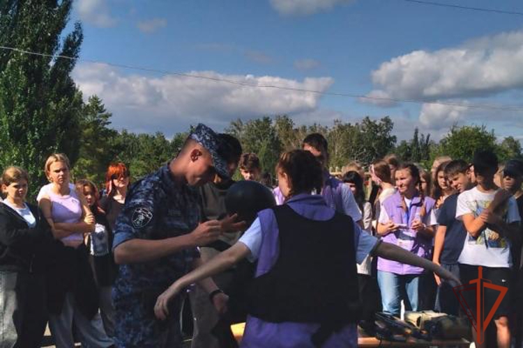 "Каникулы с Росгвардией" продолжаются в Омской области