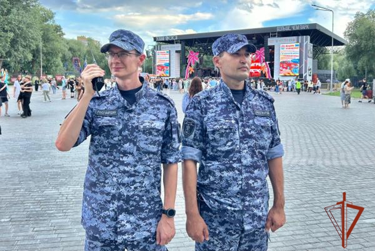 Правопорядок на фестивале «Лето Вокруг света. Новое поколение» обеспечили сотрудники Росгвардии в Омске