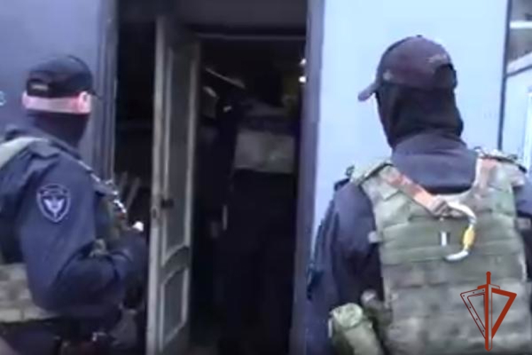 При содействии спецназа Росгвардии по Омской области выявлено более 400 нарушений в сфере миграции