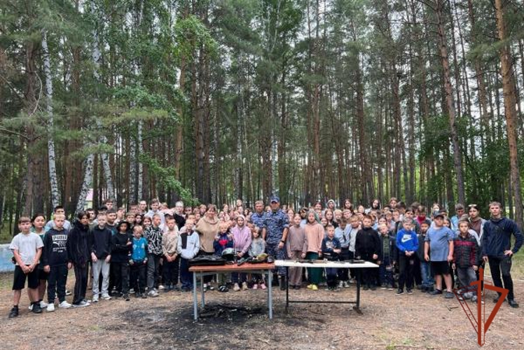 Росгвардия проводит патриотические мероприятия в детских лагерях Омской области 