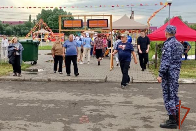 Росгвардия Омской области рассказала о службе на спортивном празднике "Королева спорта" 