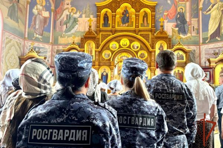 Росгвардейцы Омска приняли участие в богослужении в честь Преображения Господня