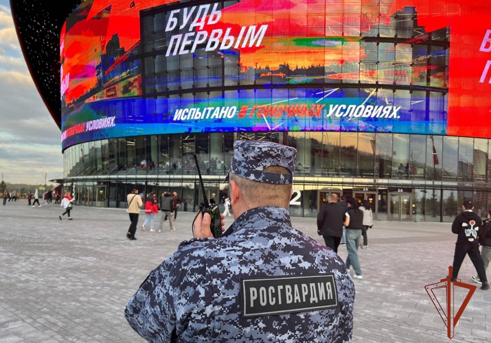  Сотрудники  Росгвардии обеспечили общественный порядок во время проведения матчей континентальной хоккейной лиги