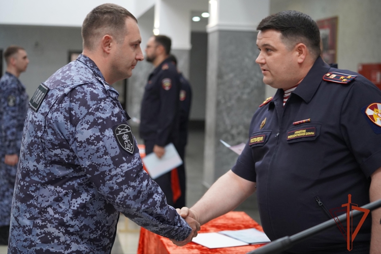 В Омске состоялся выпуск сотрудников Росгвардии, прошедших программу обучения профессиональной подготовки 