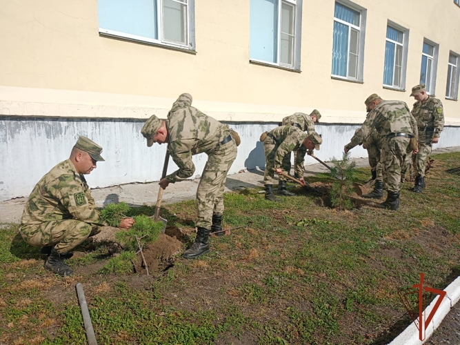 В Омске росгвардейцы поддержали экологическую акцию «Зеленая Россия»