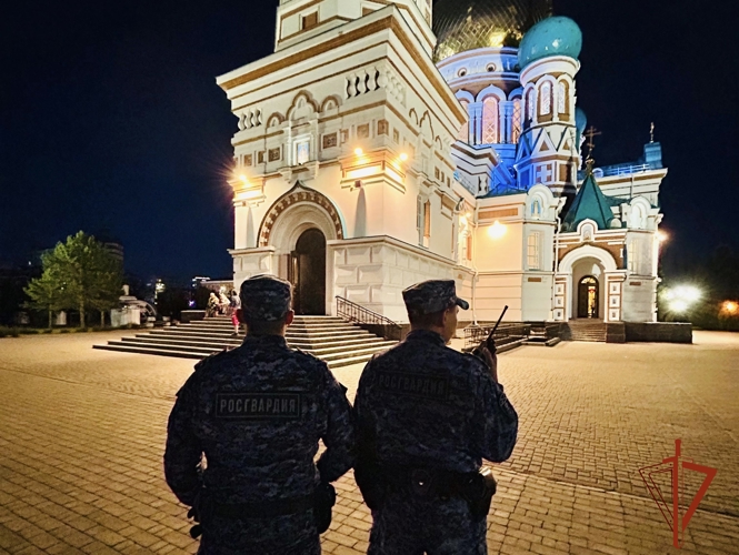 Сотрудники Росгвардии приняли участие в торжественной встрече мощей святителя Тихона, Патриарха Всероссийского и обеспечили охрану общественного порядка