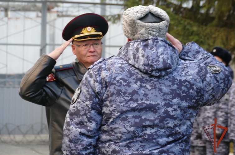 В Омске отметили 73-летие вневедомственной охраны: награды, присяга и память о герое