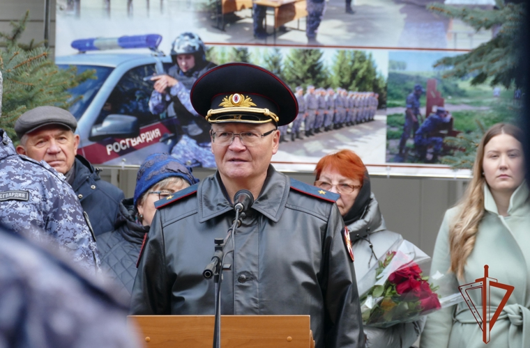 В Омске отметили 73-летие вневедомственной охраны: награды, присяга и память о герое