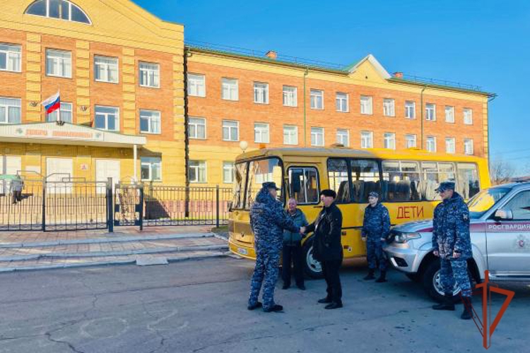 Росгвардия взяла под охрану школьные автобусы в районах  Омской области