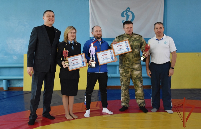 Военнослужащие Росгвардии стали призерами на чемпионате по самбо регионального  общества «Динамо» в Омске