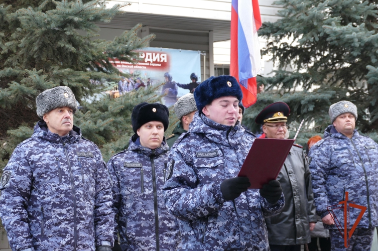 В Омске отметили 73-летие вневедомственной охраны: награды, присяга и память о герое