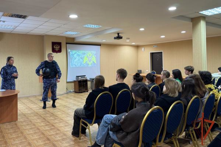 Росгвардейцы Омска провели профориентационные мероприятия для студентов