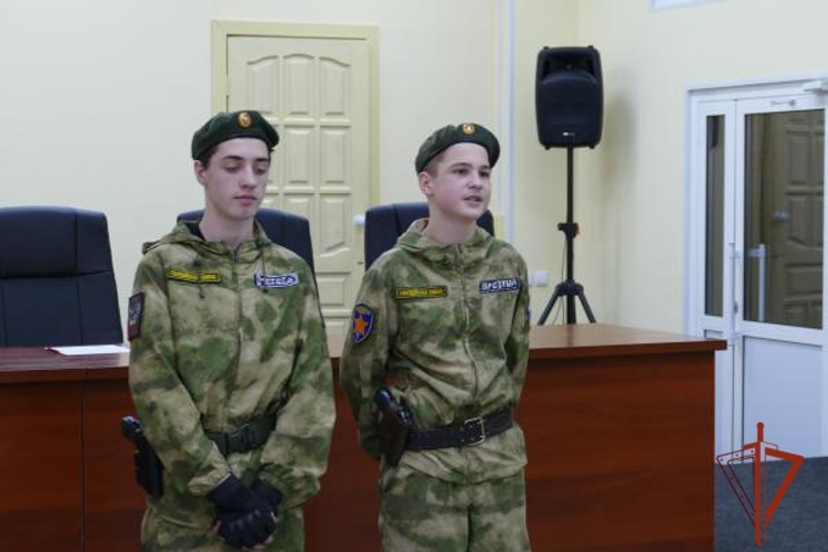 В Управлении Росгвардии по Омской области отметили День Героев Отечества: награды, кадеты и дань памяти павшим