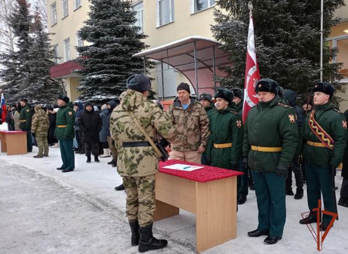 Военнослужащие Росгвардии по призыву приняли присягу в Омске