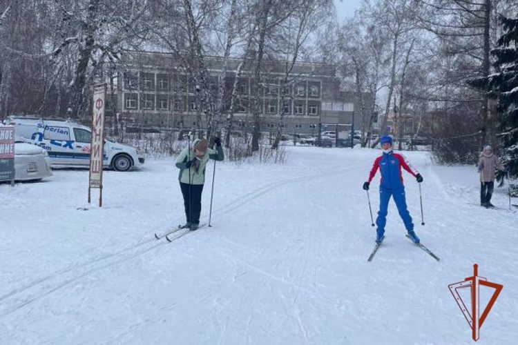 На лыжной базе «Березовая» в Омске прошел семейно-спортивный праздник для военнослужащих Росгвардии и членов их семей