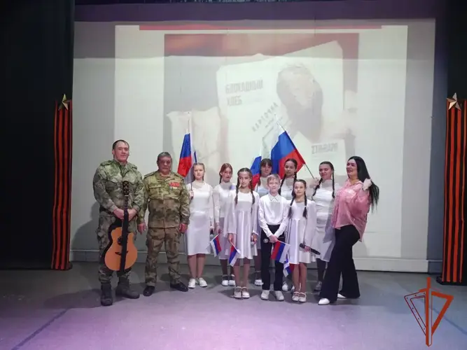 Омская  воинская  часть  Росгвардии  совместно с Дворцом культуры студентов и молодежи «Звёздный» провели «Урок мужества»