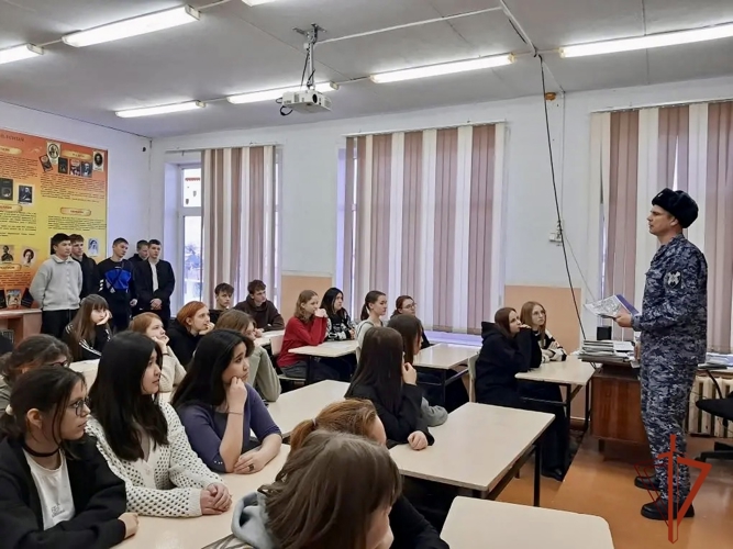 Сотрудники Росгвардии провели профориентационные мероприятия для студентов