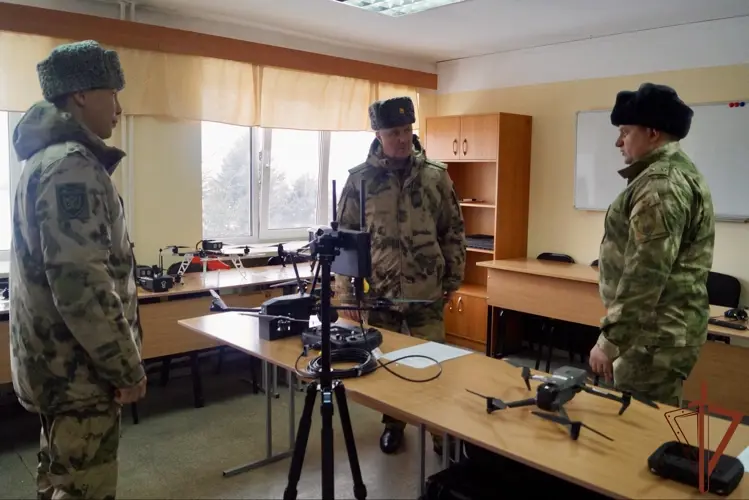 Комплексная группа под руководством командующего Сибирским ордена Жукова округом Росгвардии проверила деятельность подразделений в Омской области