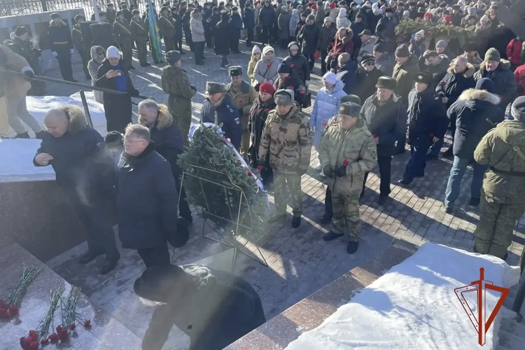 В Омске руководители региональной Росгвардии почтили память воинов-интернационалистов