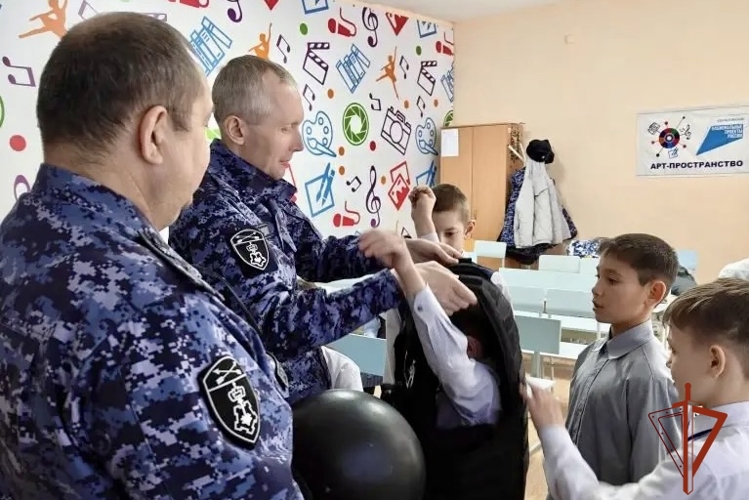 Военно-патриотические мероприятия с участием росгвардейцев прошли в Омской области