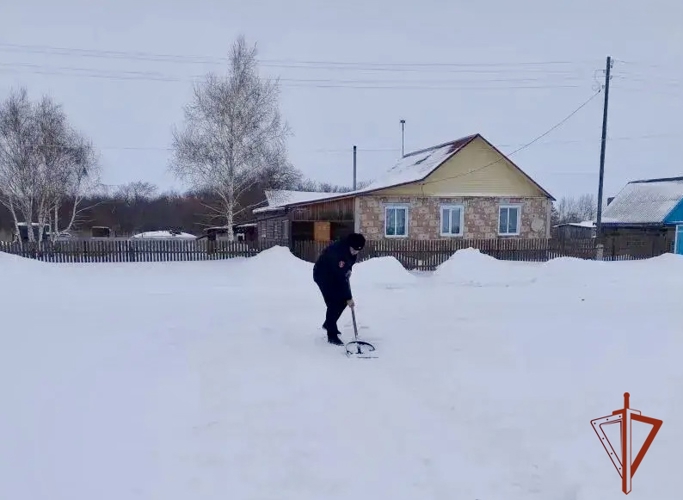 В Омской области сотрудники Росгвардии оказали помощь семье погибшего военнослужащего