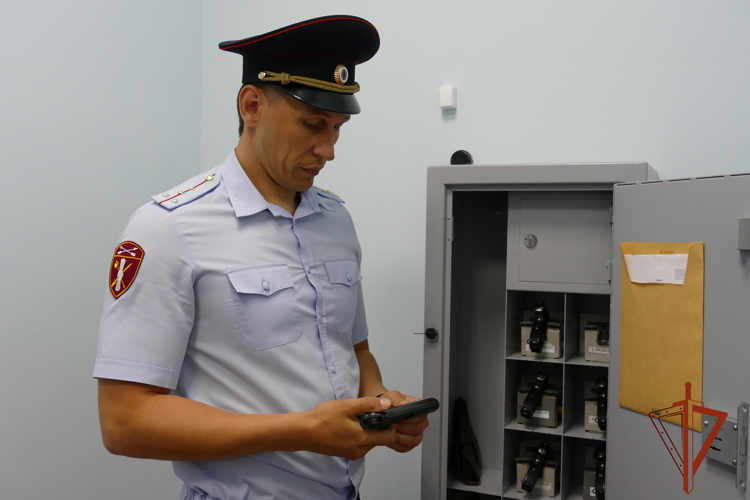 12 февраля отмечается день образования подразделений государственного контроля и лицензионно-разрешительной работы Росгвардии