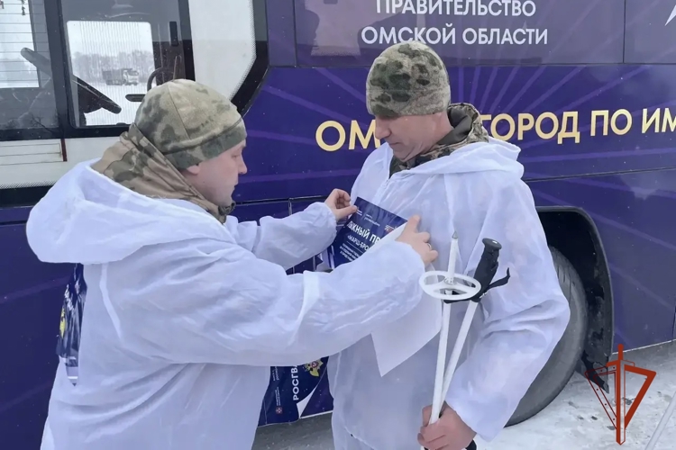 Военнослужащие Росгвардии успешно преодолели всю дистанцию памятного лыжного забега «Марш-бросок»