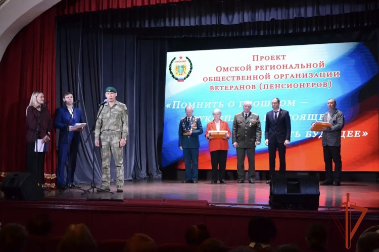 Военнослужащие омской Росгвардии приняли участие в патриотической акции  «Помнить о прошлом – укреплять настоящее – строить будущее»