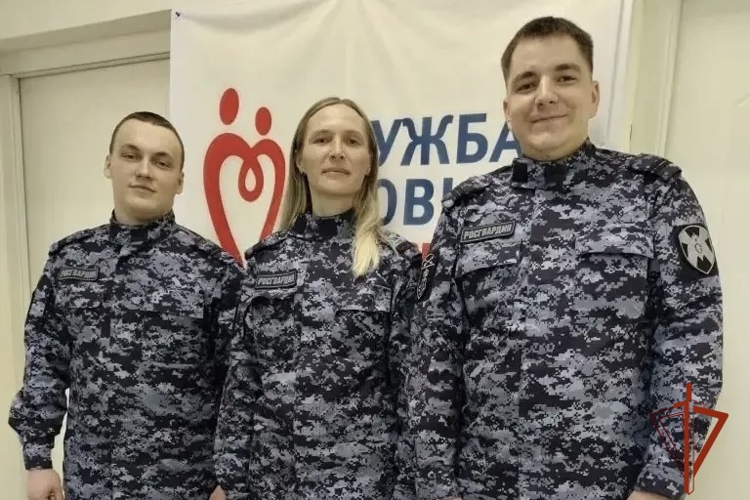 В Омске сотрудники Росгвардии приняли участие в добровольной сдаче крови