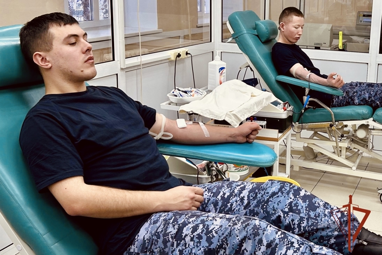 Росгвардейцы пополнили банк донорской крови в Омске