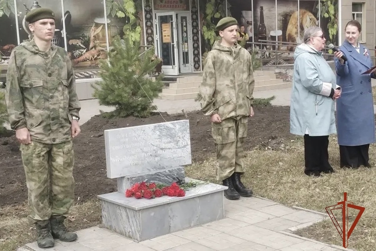 Росгвардейцы почтили память Героя России Олега Охрименко в Омске