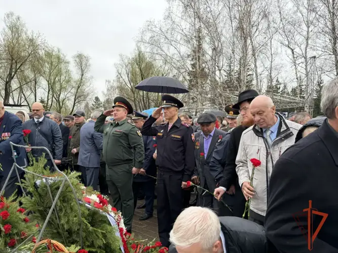 В Омске сотрудники и военнослужащие Росгвардии почтили память погибших участников ликвидации последствий радиационных аварий и катастроф