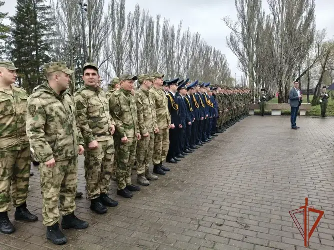 В Омске сотрудники и военнослужащие Росгвардии почтили память погибших участников ликвидации последствий радиационных аварий и катастроф