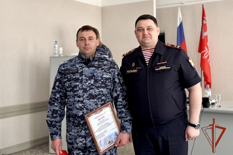 В управлении вневедомственной охраны Росгвардии состоялось награждение сотрудников дипломами и специальными званиями