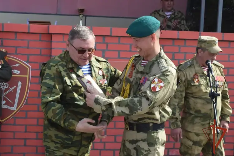Военнослужащие Росгвардии провели для юных омичей патриотический форум «Наследие. Помним,гордимся,чтим!» 