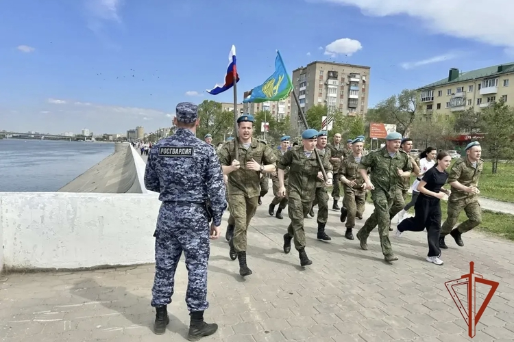 Росгвардейцы приняли участие в патриотической акции «Забег Победы» в Омске