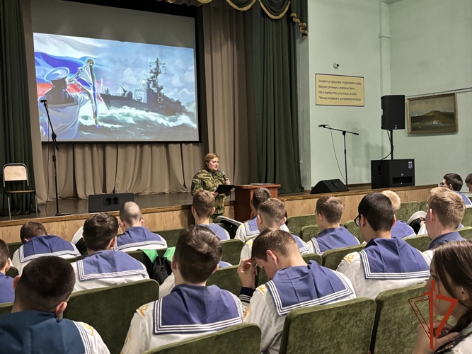 Сотрудники ОМОН провели урок мужества для студентов омского института водного транспорта