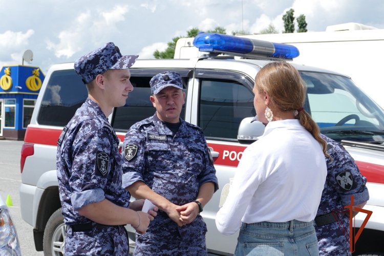 Росгвардия Омской области представила вакансии на ярмарке трудоустройства