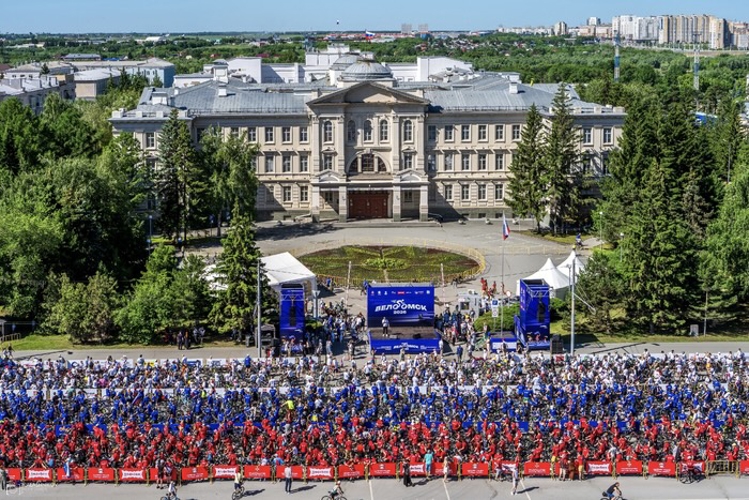 Росгвардейцы приняли участие в массовом заезде «ВелоОмск — 2026» и обеспечили общественный порядок во время его проведени