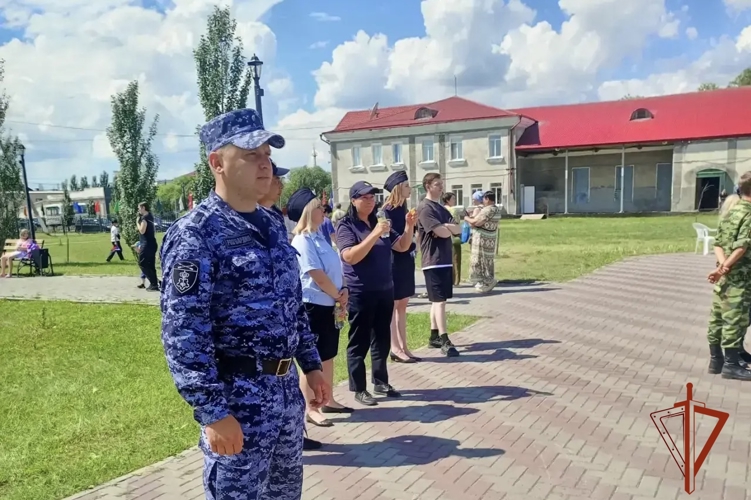 Правопорядок ко Дню России обеспечили сотрудники Росгвардии в Омске   и Омской области