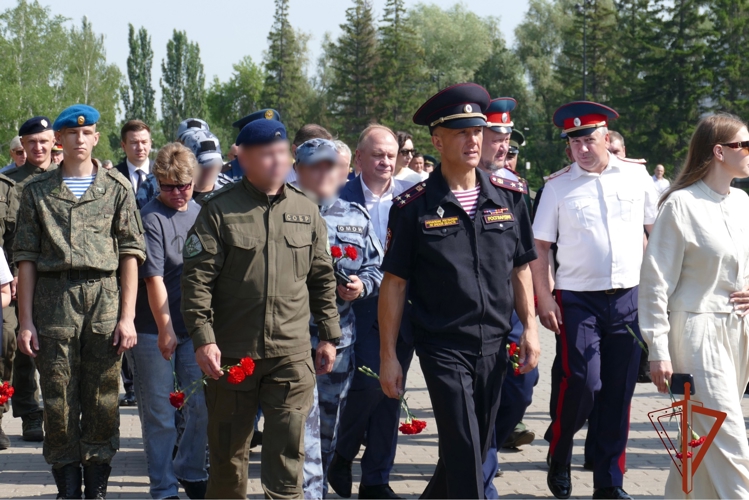 В День памяти и скорби росгвардейцы возложили цветы к памятным монументам в Омске